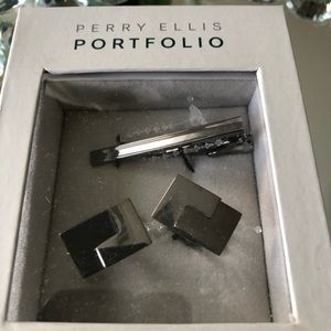 New in box Perry Ellis silver cufflinks
